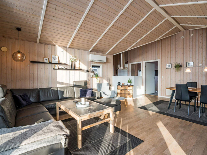 Others 5, 5 Star Holiday Home in Tarm, Ringkøbing-Skjern