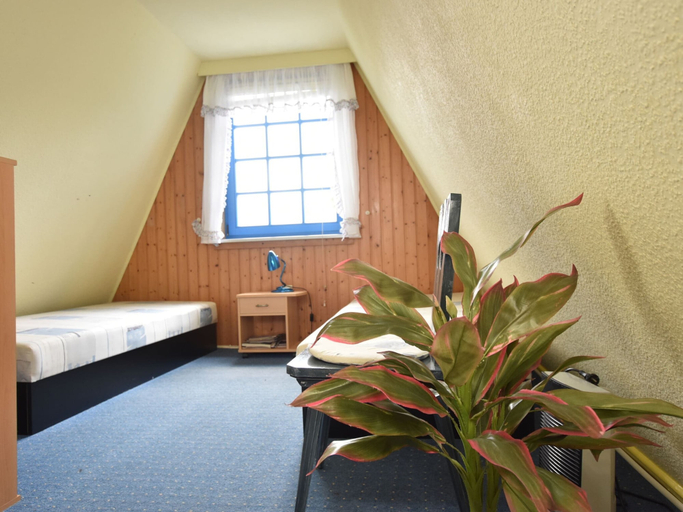Bedroom 3, Bungalow mit Gartenterrasse, Borgerende, Rostock