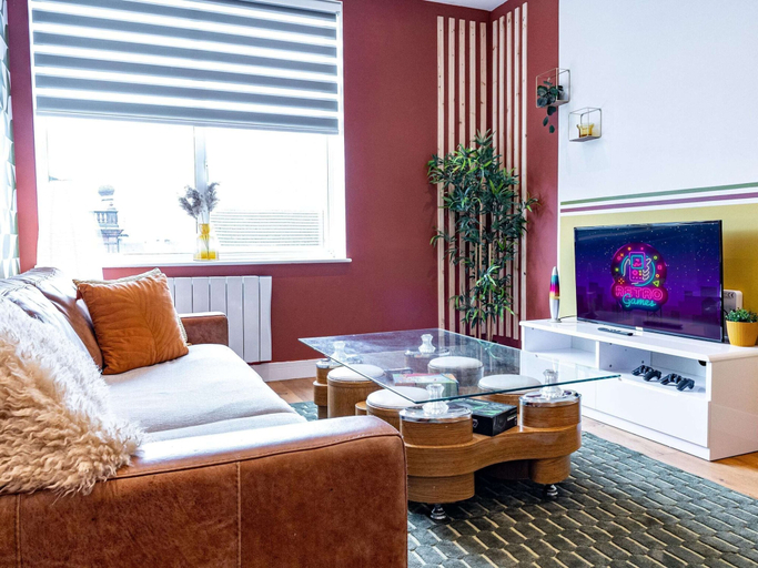 Living area 2, Burnham Beeches One-bedroom Apartment by Belvilla, Slough