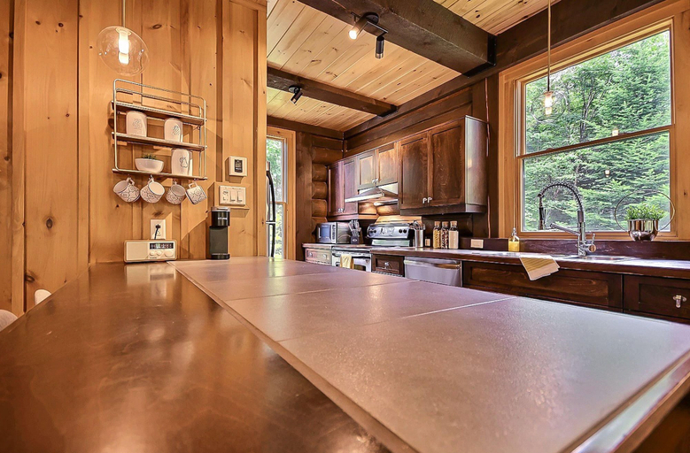 Room 3, Le Chic Log Chalet Citq 241986, Les Laurentides