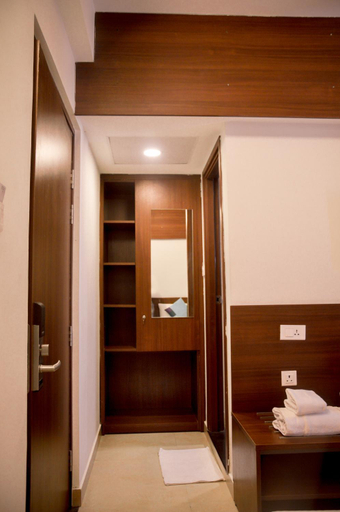 Bathroom 4, Zoot Kochi Infopark, Ernakulam