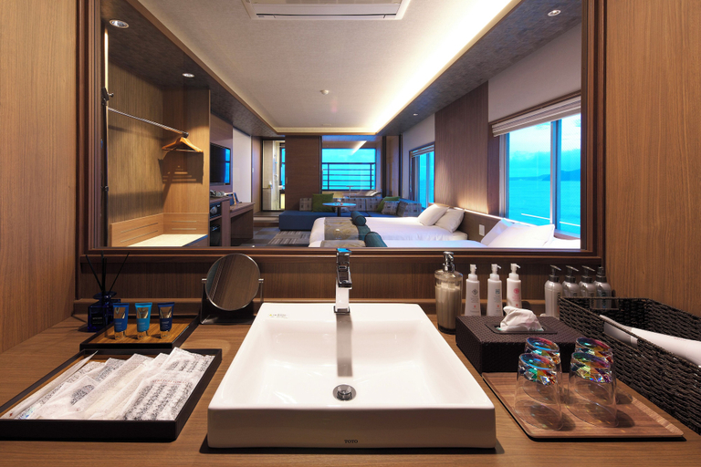 Bathroom 5, Senoumi, Higashiizu