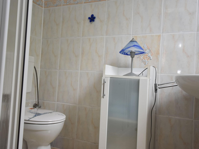 Bathroom 4, Bungalow mit Gartenterrasse, Borgerende, Rostock