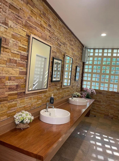 Bathroom 15