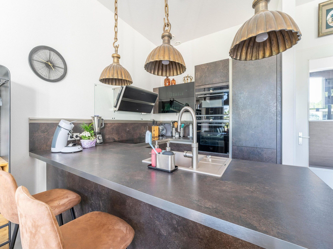 Private kitchen 2, Holiday Home in Harderwijk With Private Jacuzzi, Zeewolde
