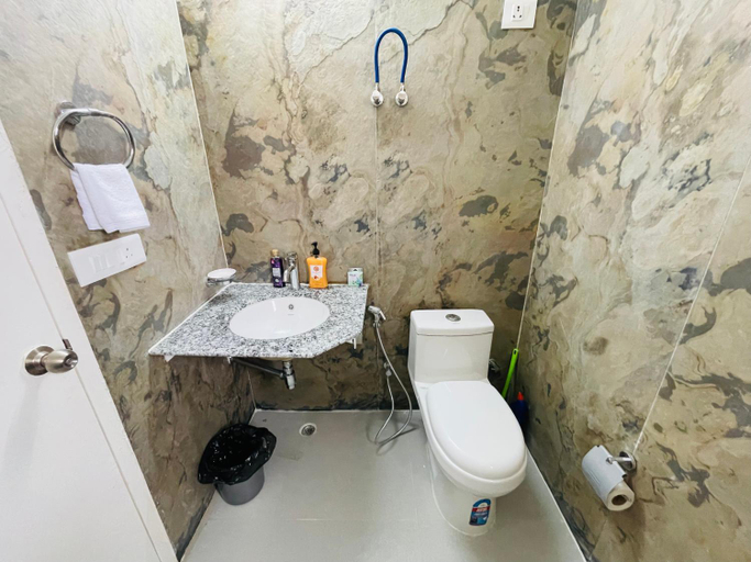 Bathroom 3, ATULYAM HARSHADA STAYS LUCKNOW, Lucknow