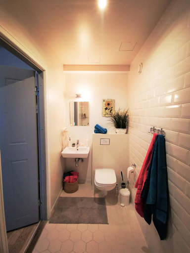 Bathroom 2, Rotermanni Mere Apartment, Tallinn