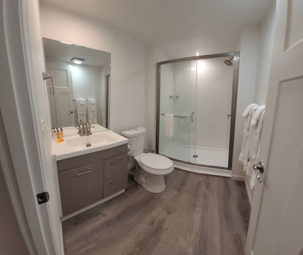 Bathroom 4, Cerulean Hotel, Klamath