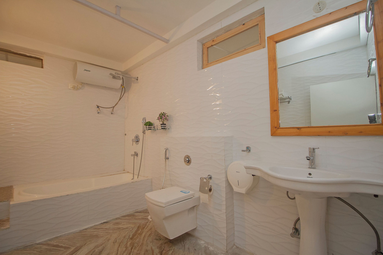 Bathroom 4, Mount Queens Hill Resort & Spa, Darjiling