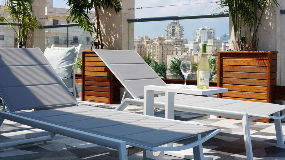 Others 2, Luxury Rooftop Apartment in Netanya