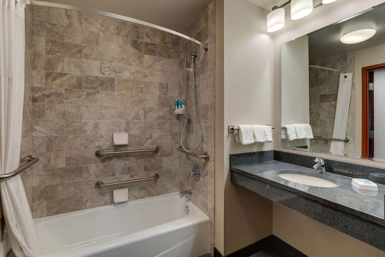 Bathroom 4, Drury Inn & Suites St. Louis Arnold, Jefferson