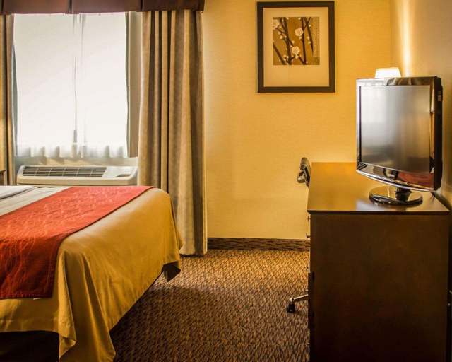 Bedroom 3, Quality Inn & Suites Port Huron, Saint Clair