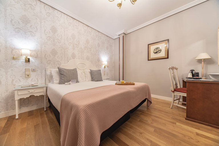 Bedroom 3, Hotel Infanta Isabel, Segovia