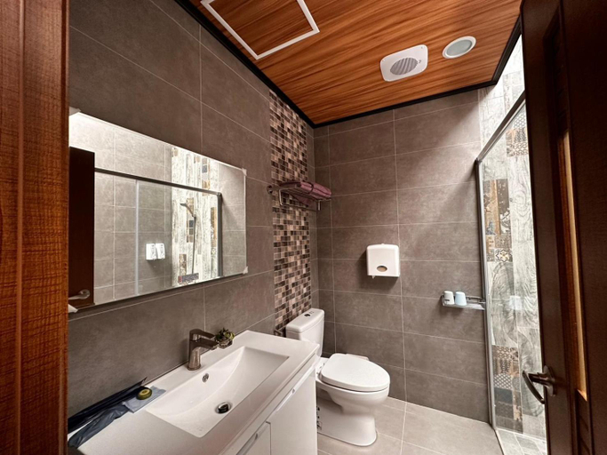 Shower 4, Hermes B&B, Pingtung