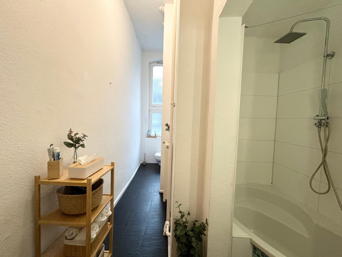 Bedroom 4, IDEE Living: Traumhaftes Altbau Apartment - Balkon, Wiesbaden