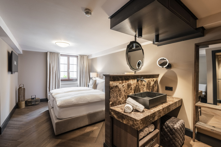 Bedroom 2, Boutiquehotel Weisses Rössl, Innsbruck