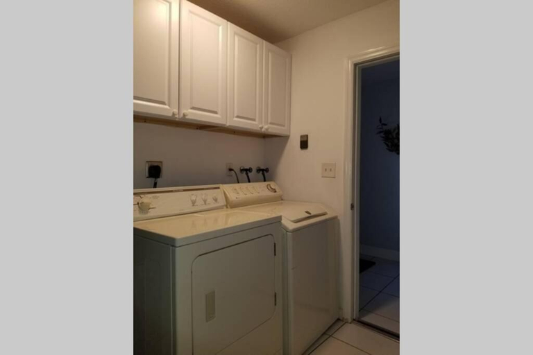 4, Del Mar Villa, Collier