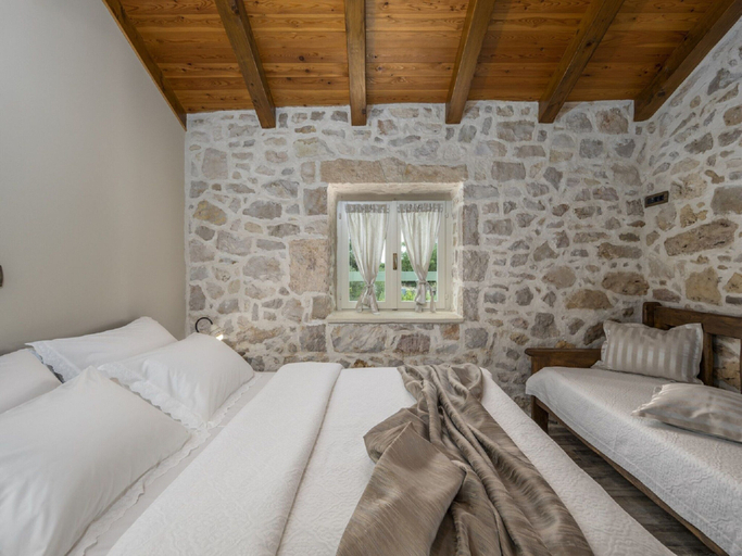 Bedroom 2, Villa in Posedarje With Private Pool, Posedarje