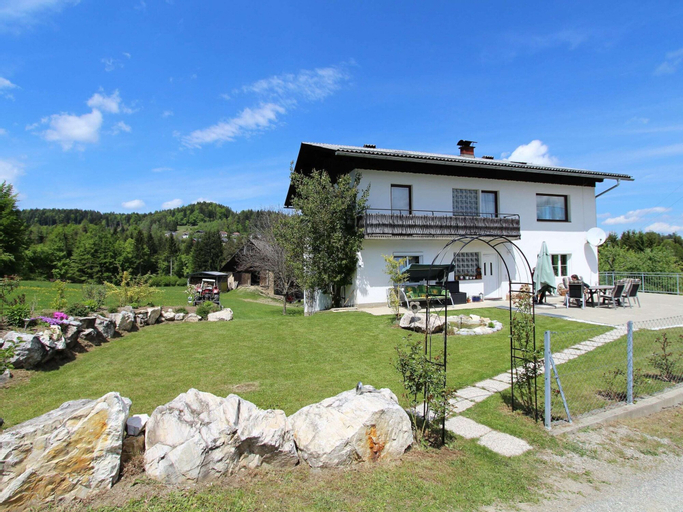 Exterior & Views 2, Apartment in Koettmannsdorf near bathing lakes, Klagenfurt Land