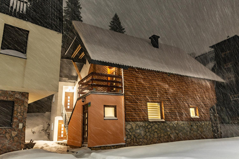 Villa "Strahinja Lux" Jahorina, Istočno Sarajevo