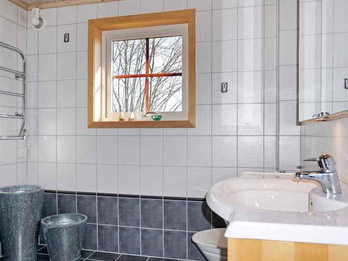 Bathroom 4, 4 Star Holiday Home in Morbylanga, Mörbylånga