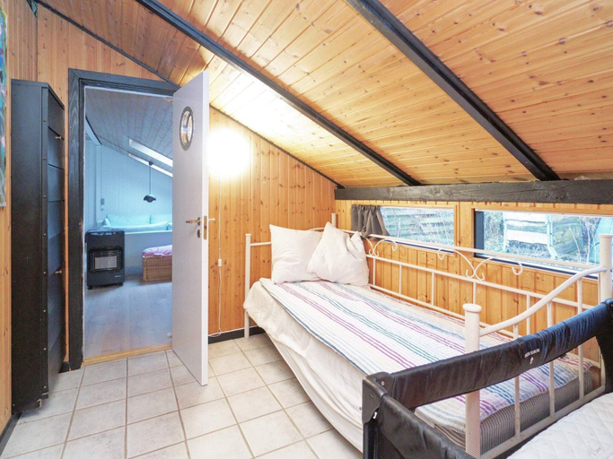 Room 4, 8 Person Holiday Home in Kirke Hyllinge, Lejre