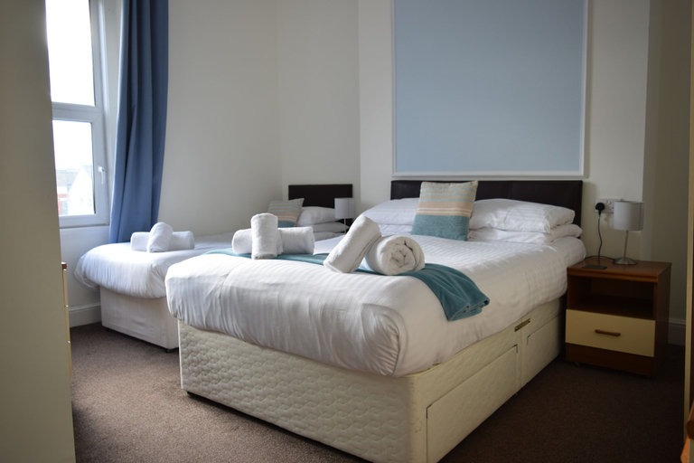 Bedroom 2, The Oasis, Conwy