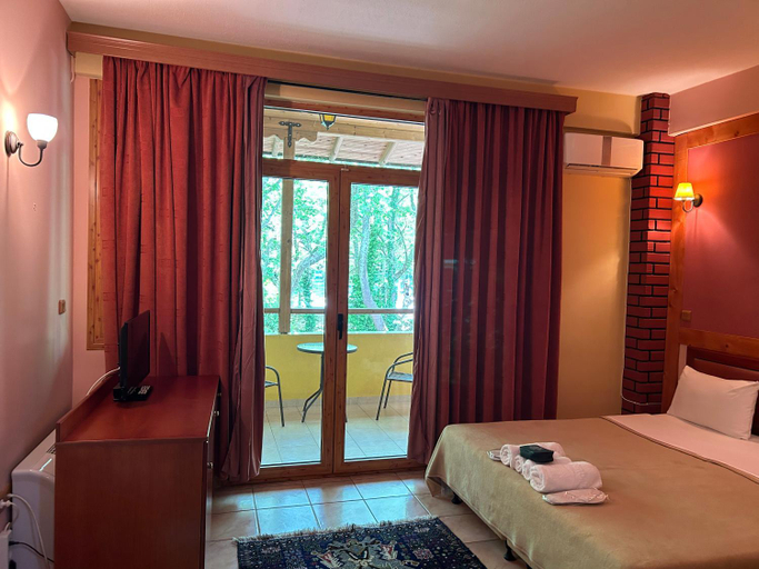 Bedroom 2, Margaret's Island Hotel, Central Macedonia