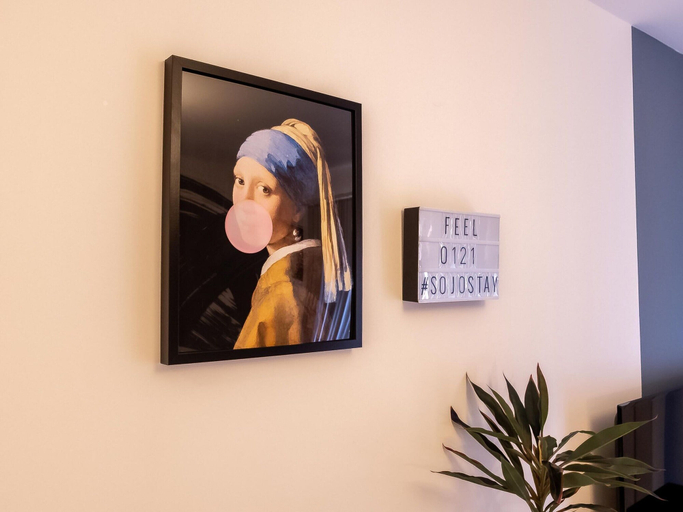 Interior detail 3, One Bed Apartment Gem Steps to City by Belvilla, Birmingham