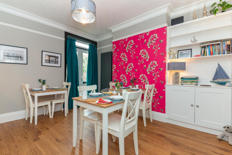 Food & Drinks, Seaview B&B, Essex