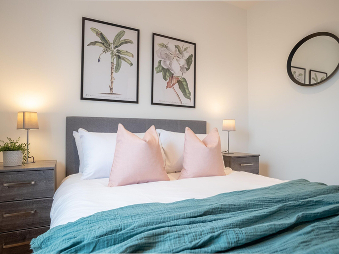 Bedroom 3, One Bed Near Windsor Castle by Belvilla, Slough
