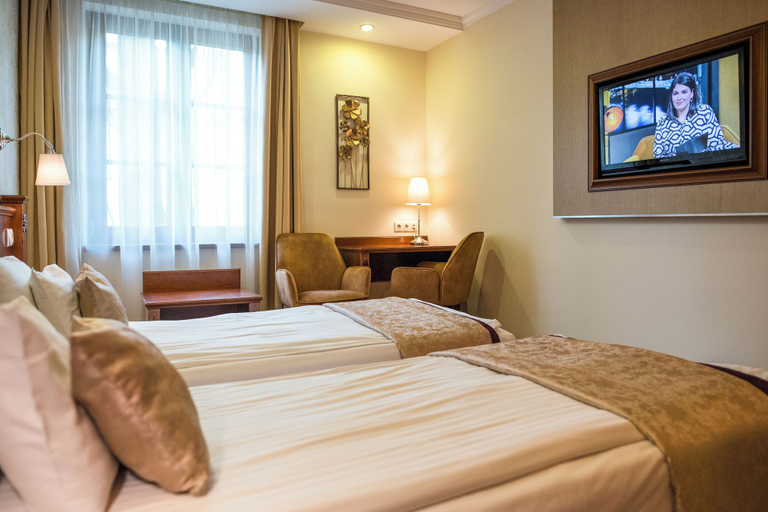 Bedroom 3, Gold Hotel Budapest, Budapesti