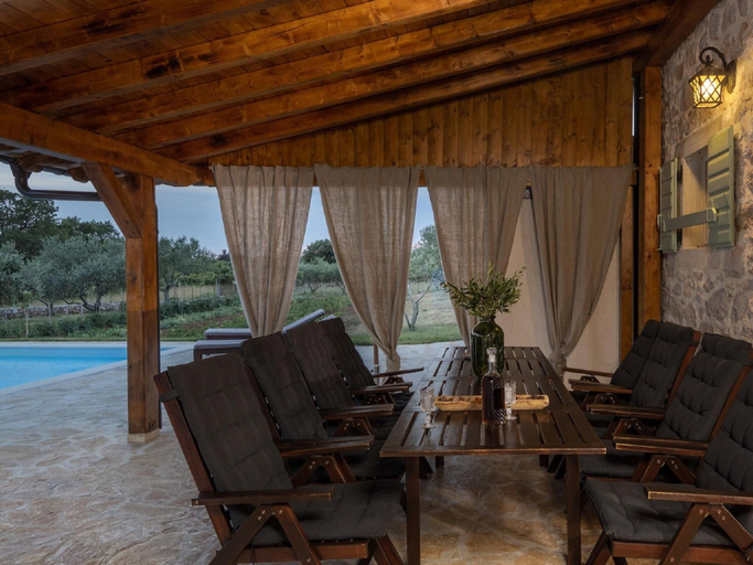 Others 5, Villa in Posedarje With Private Pool, Posedarje