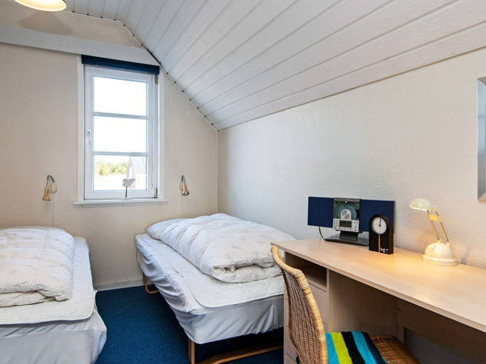 Room 3, 8 Person Holiday Home in Romo, Tønder