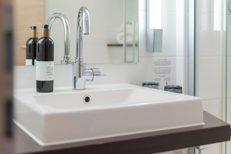 Bathroom 7