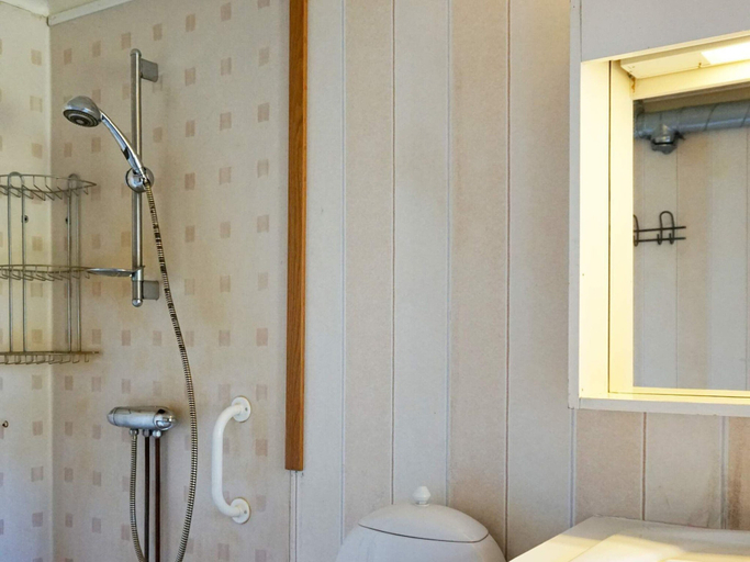 Bathroom 3, 4 Person Holiday Home in Hedekas, Munkedal