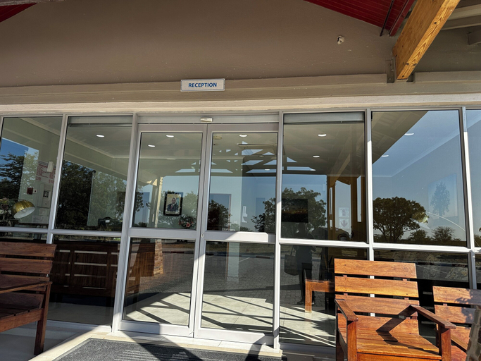 Others 5, Makgadikgadi Lodge