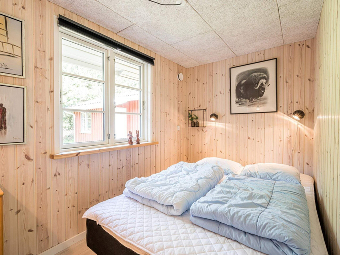 Bedroom 4, 6 Person Holiday Home on a Holiday Park in Blavand, Varde