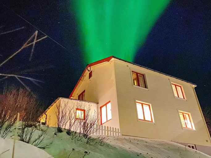 Exterior 5, 8 Person Holiday Home in Stonglandseidet, Tranøy