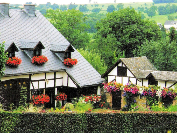 Exterior & Views 1, Charming Cottage in Malmedy, Liège
