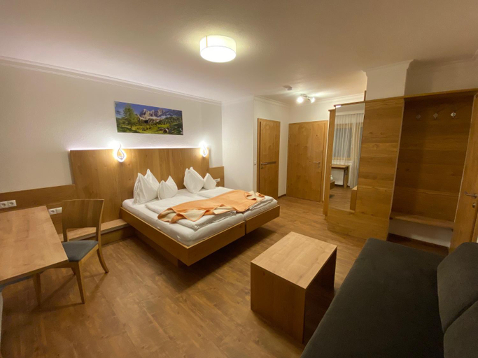 Others 5, Der Bruckenhof Ramsau, Liezen