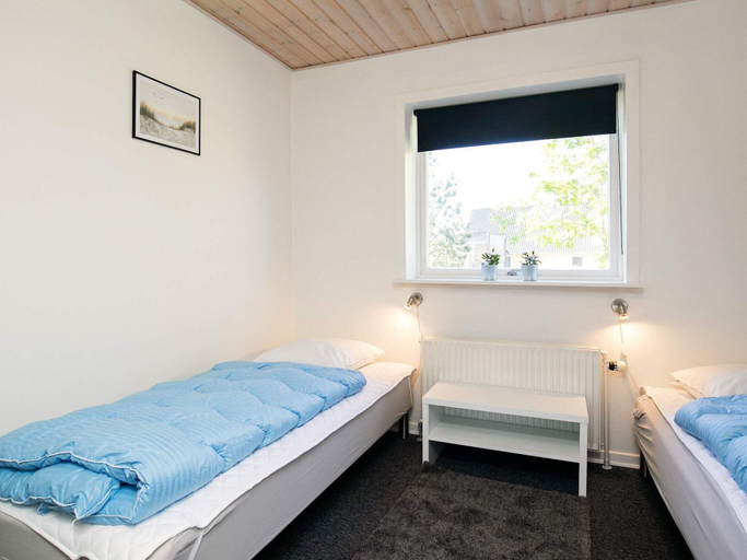 Room 5, 4 Person Holiday Home in Oksbol, Varde