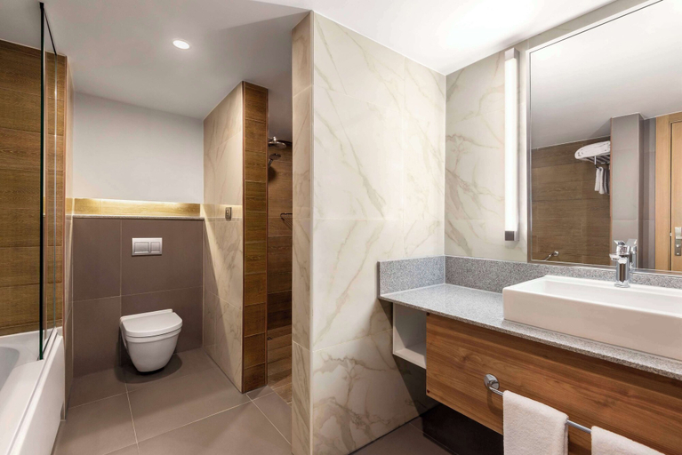 Bathroom 5, Radisson Residences Cairo Heliopolis, An-Nuzhah