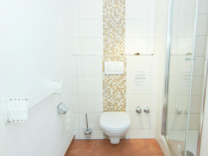 Bathroom 4, Ferienwohnung in den Ruhpoldinger Bergen, Traunstein