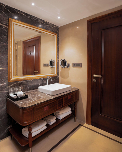 Bathroom 4, The Indus Valley, Leh