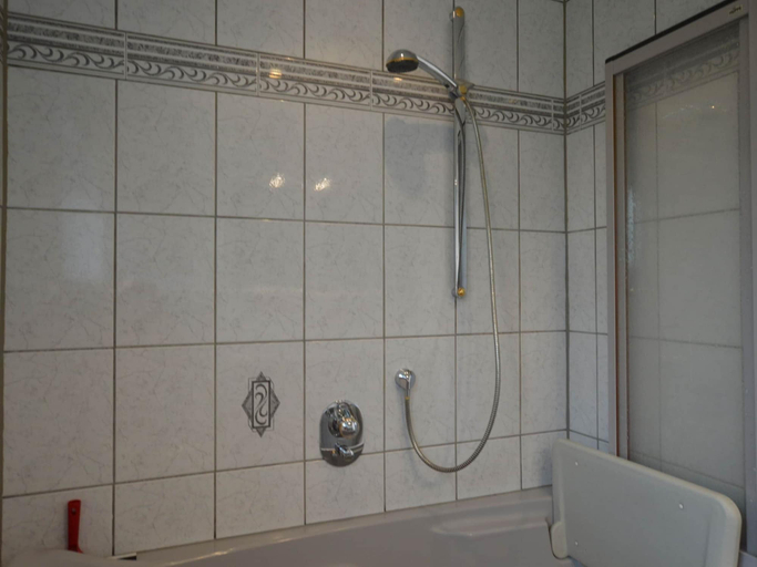Bathroom 4, Ferienwohnung Schwebebahn in Wuppertal, Wuppertal