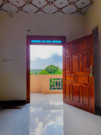 Others 4, Zayan Holiday Inn, Trincomalee Town and Gravets