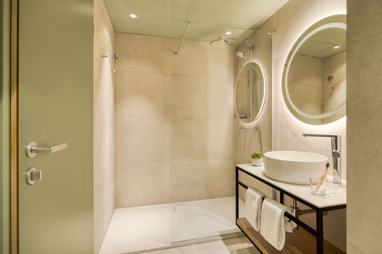 Bathroom 5, Citadines Danube Vienna, Wien