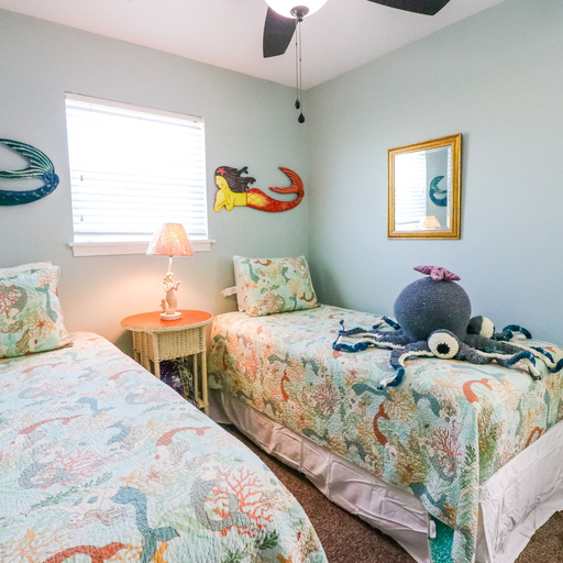 Room 5, Great Location Spacious Yard Coffee bar, Galveston