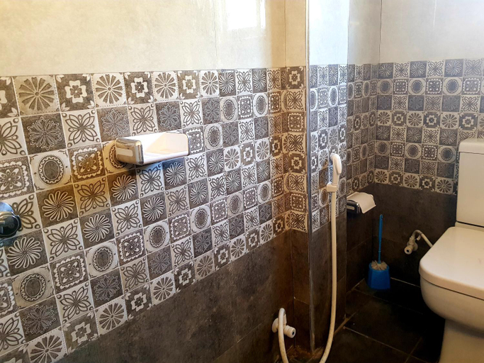 Bathroom 3, Mount View Inn, K.F.G. & G. Korale